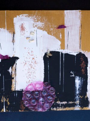 Golden and black contemporary artwork by Claudia Liuzzi from the “Scatola di Latta” collection, a modern abstract painting on birch featuring textured layers, light contrasts, and subtle violet accents.